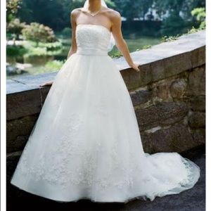 NWT Tulle and Lace Wedding Dress